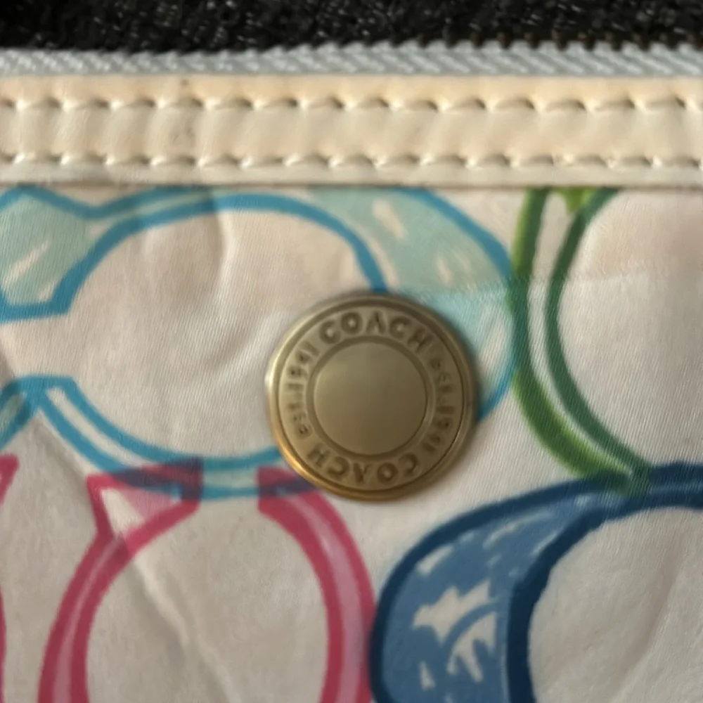 Coach Hampton Scribble C wristlet - Picture 4 of 5